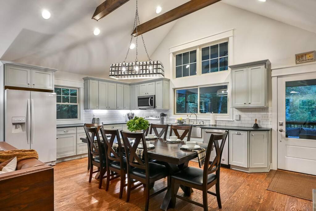 The Cove Retreat- Hot Tub/Screened Porch/Game Room Lake Lure Zewnętrze zdjęcie